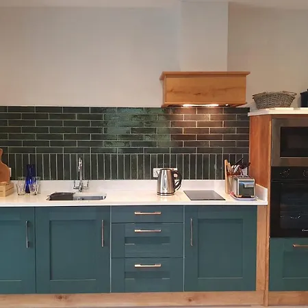 The Courtyard 公寓 *